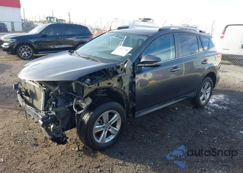 2015 Toyota Rav4 Xle z USA, uszkodzony, nr VIN 2T3WFREV0FW166623